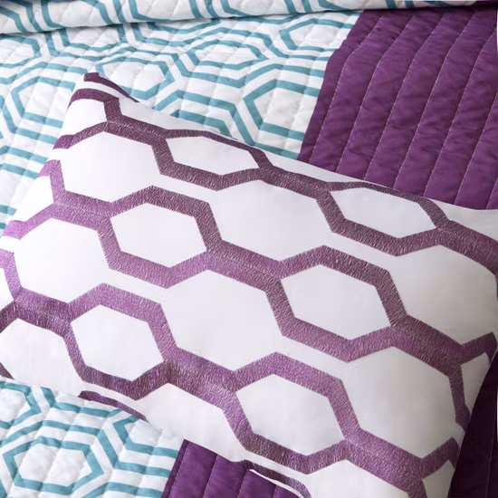 Wunderschöne, mit Blumenmuster bedruckte Tagesdecken und Steppdecken für die Inneneinrichtung